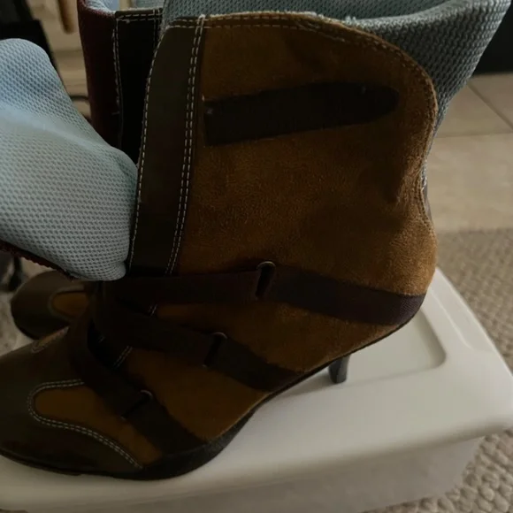 Dollhouse Size 10 Shoe Bootie - Picture 8 of 9